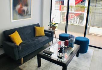 Apartamento moderno 2 habitaciones y 2 banos area Cayala y Embajada USA CASH ONLY has Balcony rooms
