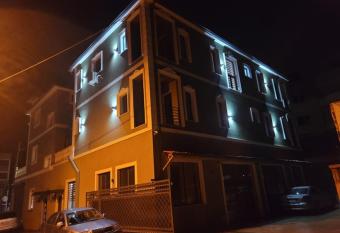 Vila Isi has Balcony rooms