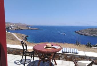 Kythnos - Loutra- House has Balcony rooms