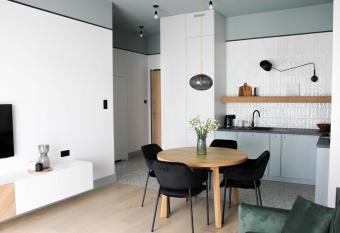 Kwadrat Hallera has Balcony rooms