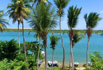 Localize casa na praia allows 18 year olds to book a room
