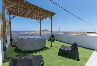 La casita de Aitor; campo y playa en el M  dano has Balcony rooms