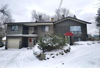 BnB Lac Brome has Balcony rooms