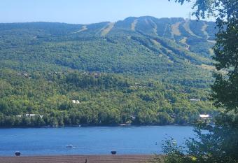 Beautiful suite with superb mountain view. has Balcony rooms