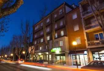 Hotel Italia has Smoking rooms