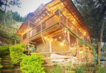 Chalet de campo, v  a Santa Elena vista a Medellin allows 18 year olds to book a room