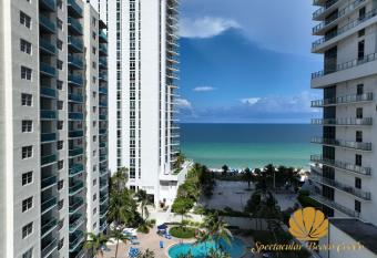 Spectacular Beach Condo!!! allows 18 year olds to book a room