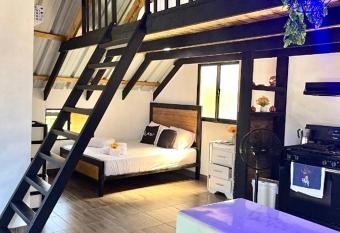 Lovely tiny studio allows 18 year olds to book a room