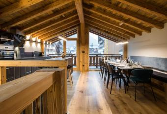 Le Chalet Nativ has Balcony rooms