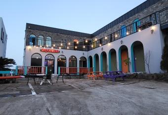 Aewol Coast 34 has Balcony rooms