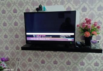 Deq Noor Homestay has Balcony rooms