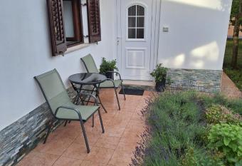 Ulivi Apartmani allows 18 year olds to book a room