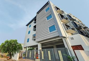 HOTEL SJ PRIDE allows 18 year olds to book a room