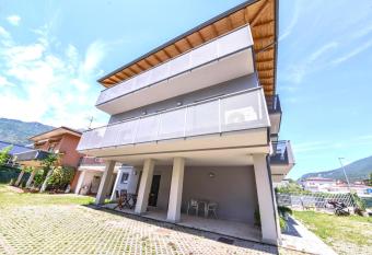 Easy Modern has Balcony rooms