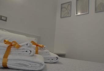 Perla Saracena has Balcony rooms