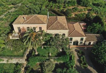 Antico Borgo Etneo Agriturismo has Balcony rooms