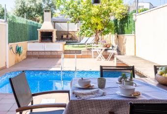 another day in paradise has Balcony rooms