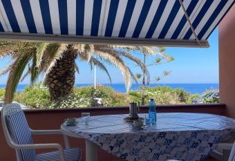 Casa Sa Ferula allows 18 year olds to book a room