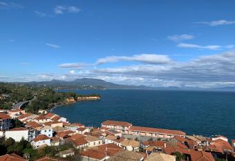 Chelid  ni House: Studio Apartment with Stunning Seaview allows 18 year olds to book a room