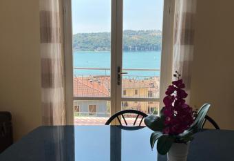 Palazzina Salodium INCANTO - ARMONIA allows 18 year olds to book a room