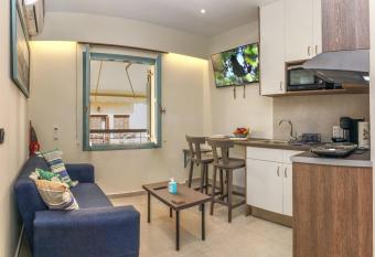 Rex Apartments has Balcony rooms