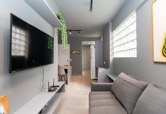 Apto novo 1 qto no Centro de Curitiba at   3 h  spedes - LT 2001 has Balcony rooms