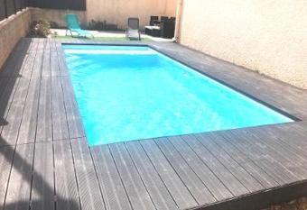 Piscine chauff  e Clim WIFI 13 personnes Centre Valras-Plage allows 18 year olds to book a room