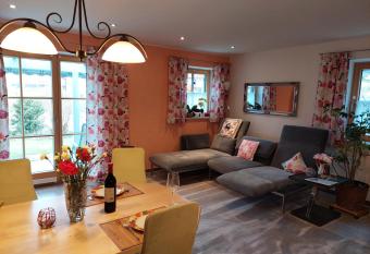 Ferienwohnung Abendrot allows 18 year olds to book a room