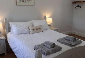 Meadowsweet @ Laneside allows 18 year olds to book a room