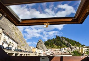 Al Vico Primo - Boutique Apartment allows 18 year olds to book a room