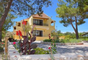 Alexandra Studio 12 has Balcony rooms