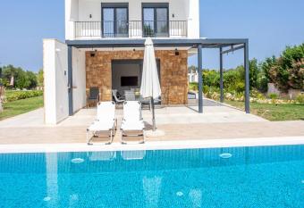 Alfie Luxury villa with private pool has Balcony rooms