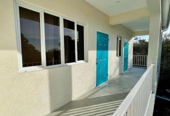 Stratosphere Villa - Unit 2 has Balcony rooms