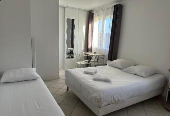 La douceur au coeur des chateaux de la Loire has Balcony rooms