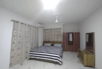 Nayaafa Guest Place allows 18 year olds to book a room