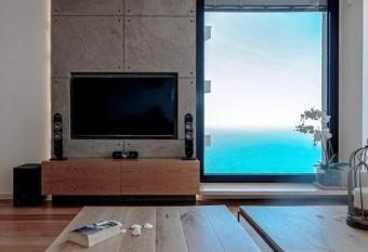 Tel Aviv Ocean View has Balcony rooms