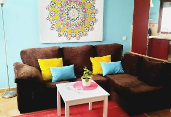 La Estrella has Balcony rooms