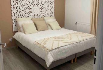 Home orient has Balcony rooms