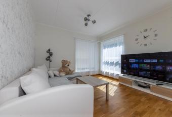 Kadriorg Apartment (2 bedrooms) has Balcony rooms