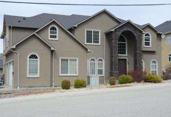 The Vacation House allows 18 year olds to book a room