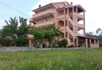 Apartments Rajka has Balcony rooms