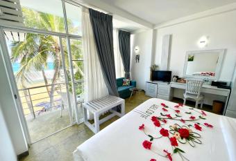 Smeralda Beach Hotel Dikwella has Balcony rooms