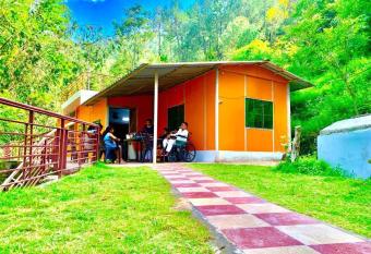 Pine Trails Jungle Camp allows 18 year olds to book a room