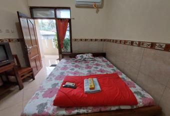 Hotel Widodo Tustiyani 4 allows 18 year olds to book a room