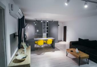 Relaxing Flat Floresti has Balcony rooms