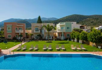 Kings Village has Balcony rooms