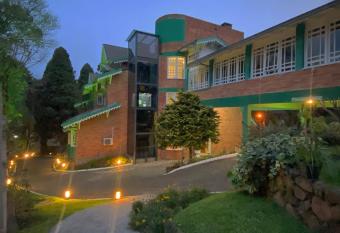 Hotel Pousada Ald  Mama allows 18 year olds to book a room