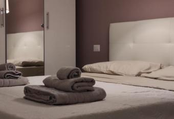 Caterina has Balcony rooms