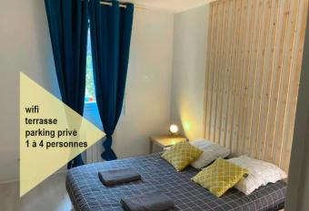 superbe T2 avec parking priv   allows 18 year olds to book a room