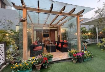 GREEN HOME STAY has Balcony rooms